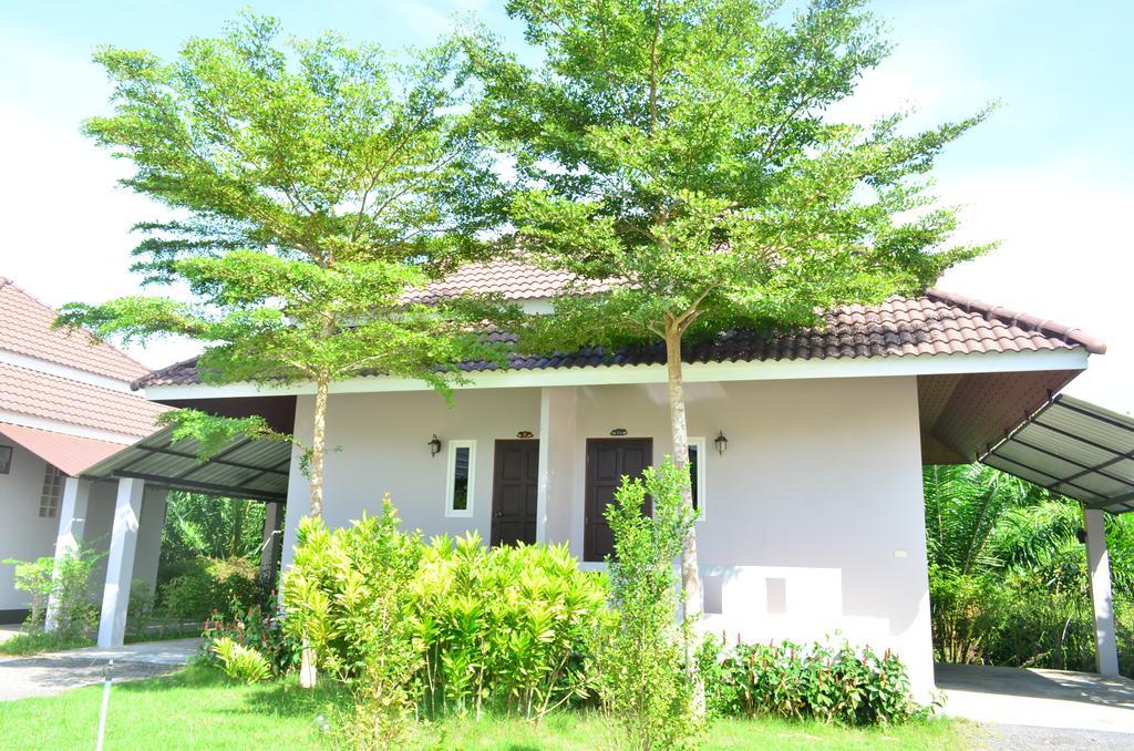 Baansuan Rimnam Resort 甲米 外观 照片