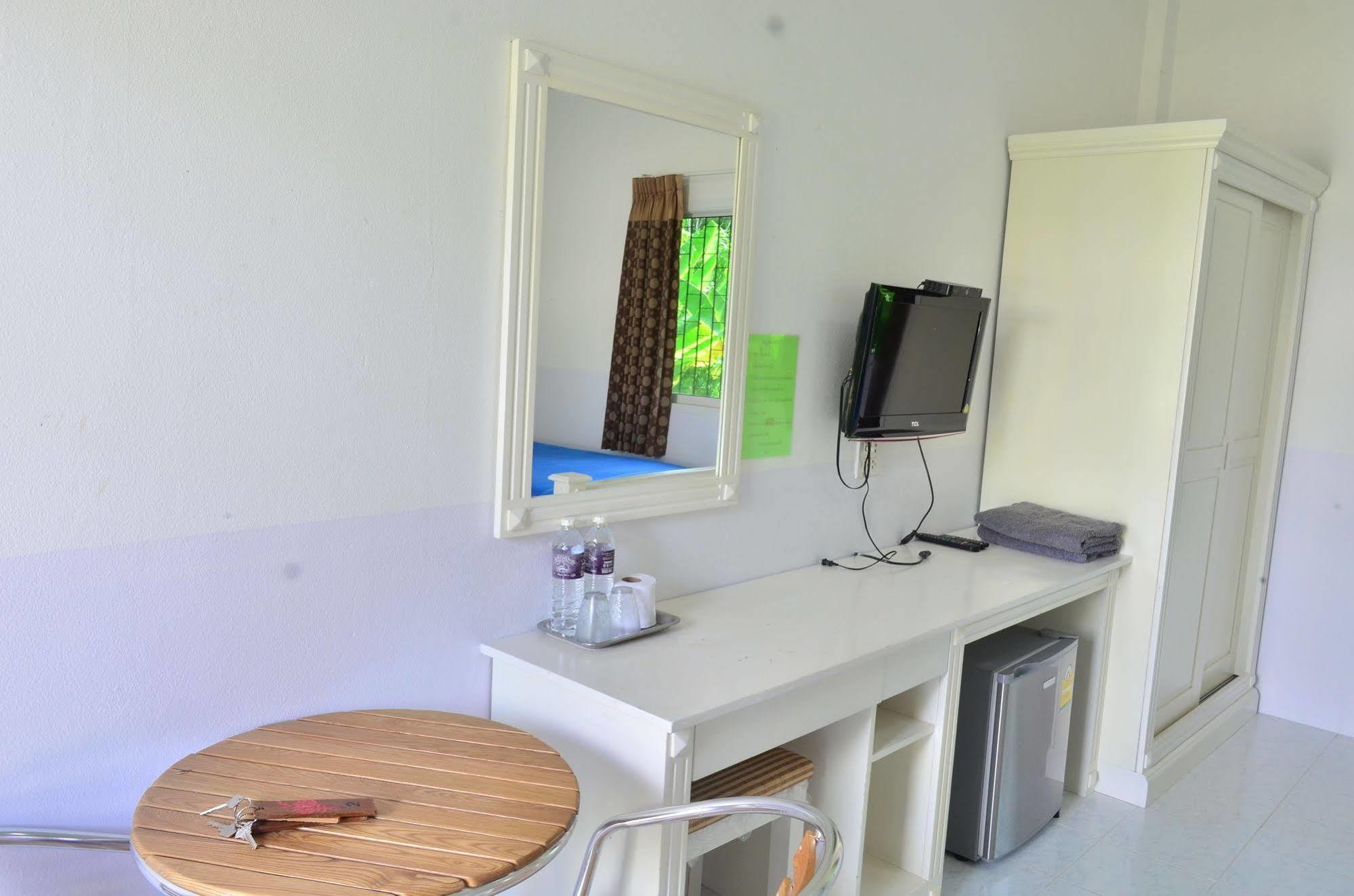 Baansuan Rimnam Resort 甲米 外观 照片